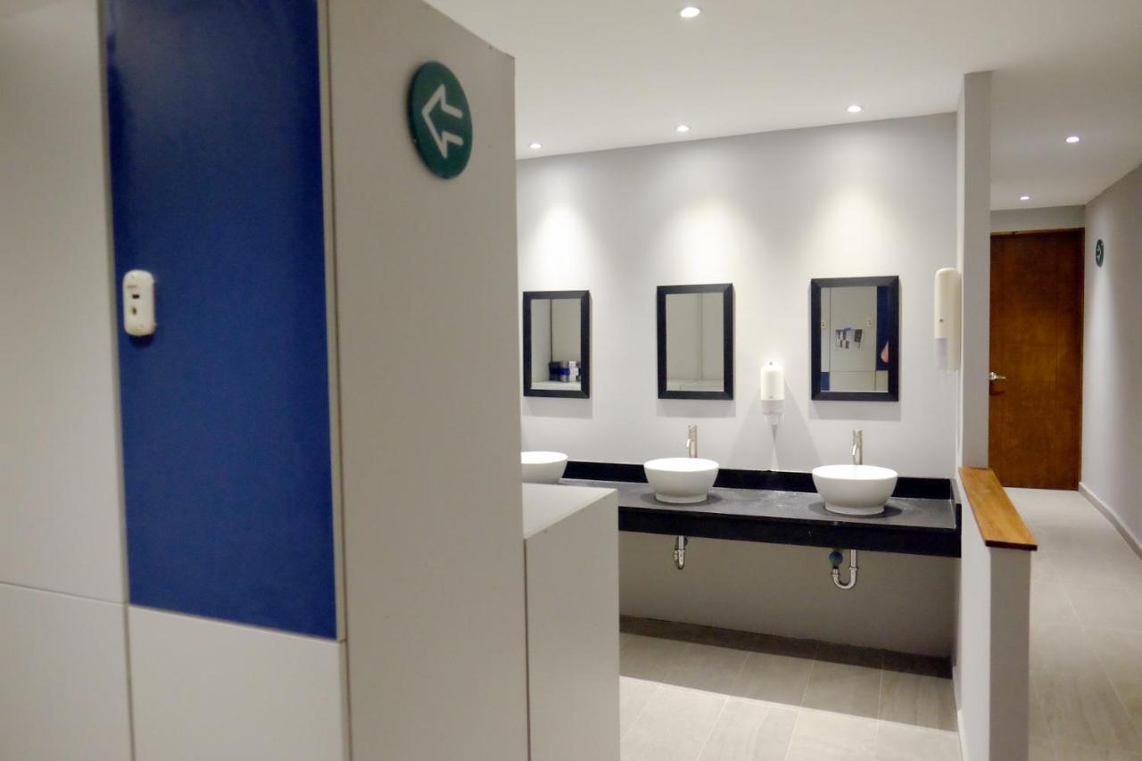 Izzzleep Aeropuerto Terminal 2 Hotell Mexico by Eksteriør bilde